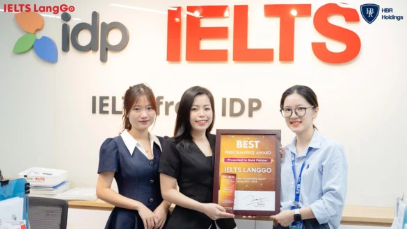 IELTS LangGo trở thành “Đối tác Vàng xuất sắc nhất" của IDP