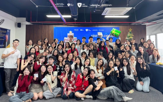 Không khí Giáng Sinh ấm áp tại Văn Phòng Tổng